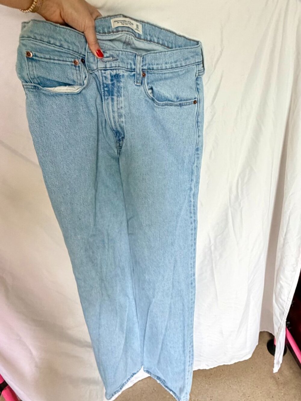 Abercrombie & Fitch 90s Relaxed High Rise Jeans Light Wash Size 30